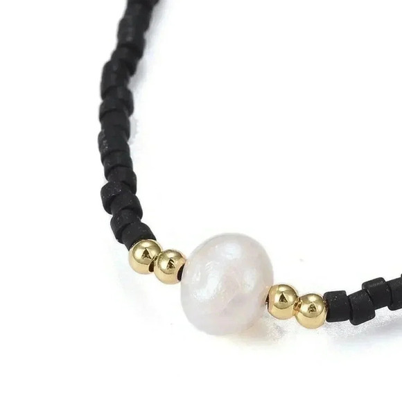 Pinkdiva Jewelry - Handcrafted Real Freshwater Pearl Black Japanese Glass Beads Bracelet